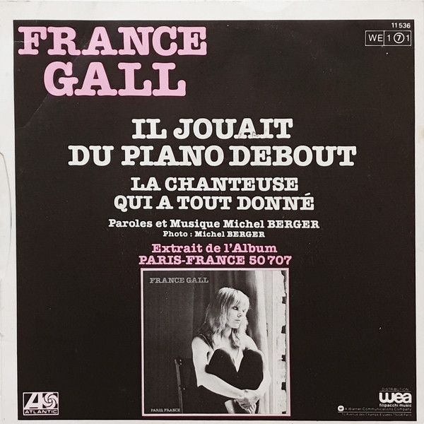 Il Jouait Du Piano Debout