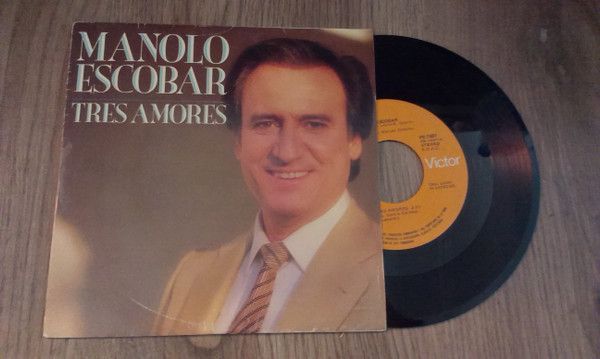 My03NTM3LmpwZWc-1.jpeg Tres Amores
