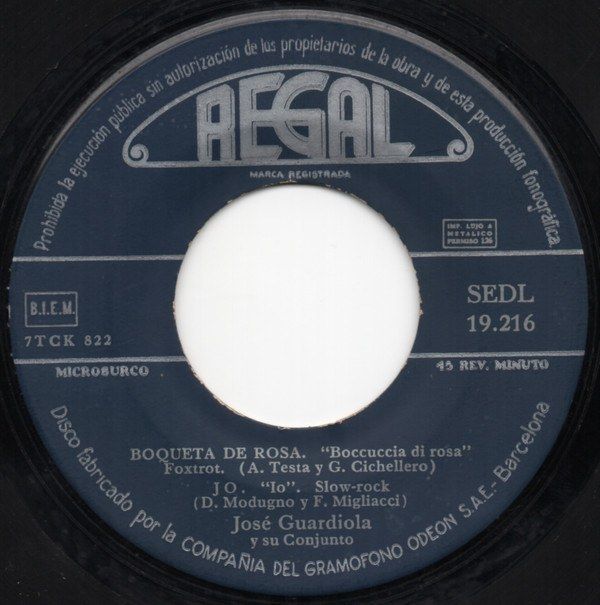 2bd24d88e831a492ccd1c59c28eac0915640c1b9_0_0.jpeg Piove (Chao Chao Bambina) - Cantado En Catalán