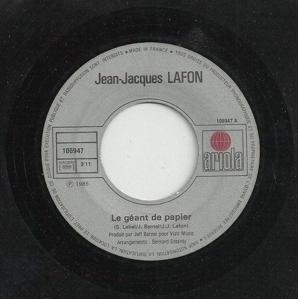 Le Géant De Papier
