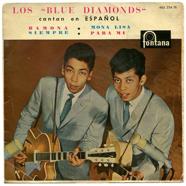 Los "Blue Diamonds" Cantan En Español