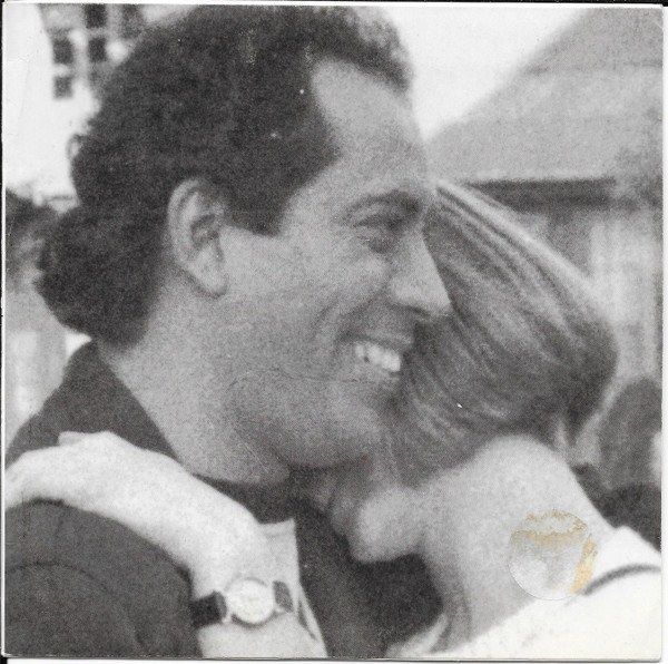 Tu Amor Me Queda
