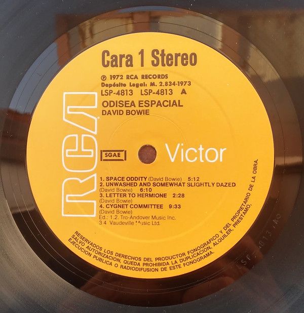 Space Oddity = Odisea Espacial