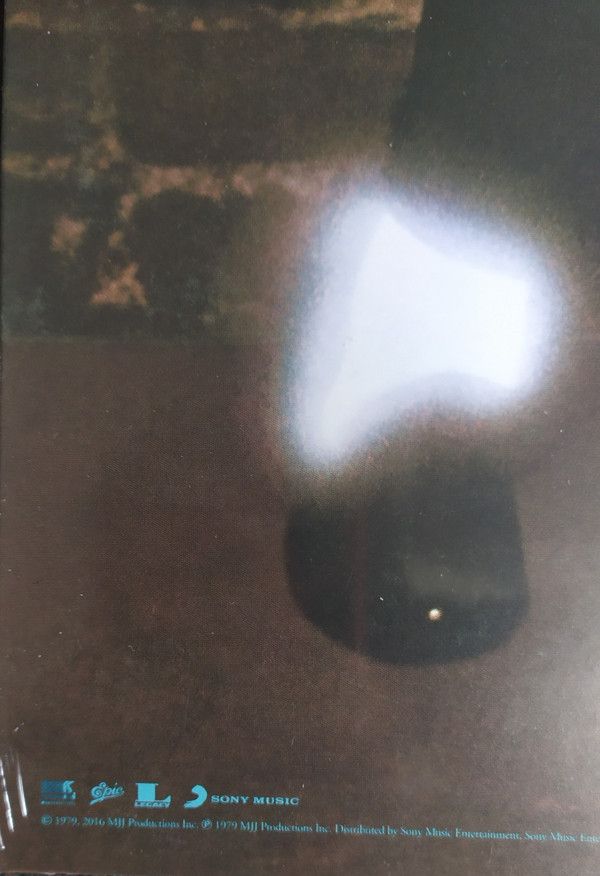 024db75f855f4d7da27dbfa7e4a404c779dabf51_0_0.jpeg Off The Wall